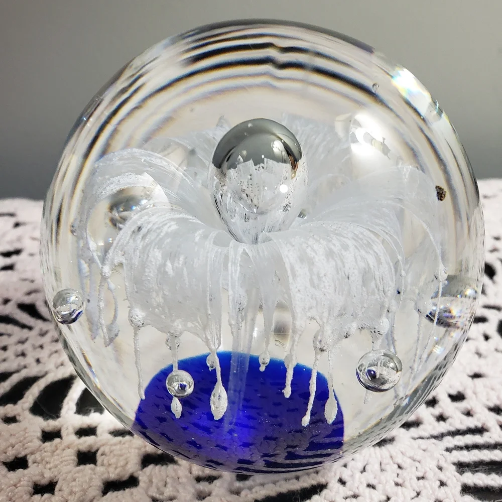 Vintage Pier 1 Art Glass Paperweight Blue White Flower Burst Controlled Bubbles